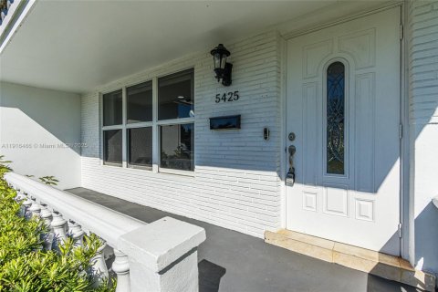 Casa en venta en Hollywood, Florida, 3 dormitorios, 152.92 m2 № 1972268 - foto 3