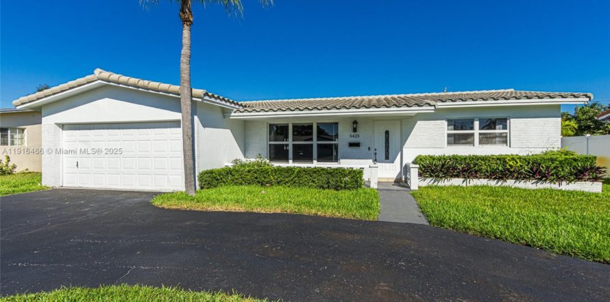 Casa en Hollywood, Florida 3 dormitorios, 152.92 m2 № 1972268