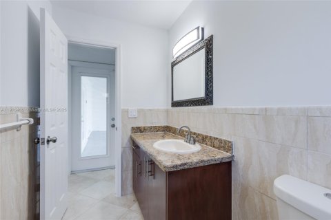 Casa en venta en Hollywood, Florida, 3 dormitorios, 152.92 m2 № 1972268 - foto 19