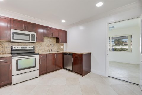 Casa en venta en Hollywood, Florida, 3 dormitorios, 152.92 m2 № 1972268 - foto 10