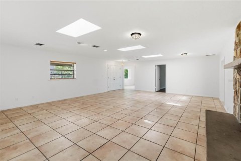 House in Kissimmee, Florida 4 bedrooms, 278.71 sq.m. № 2347101 - photo 11
