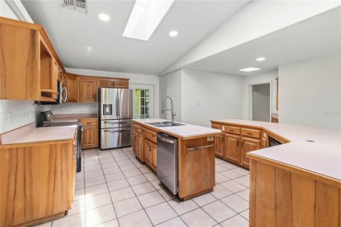 House in Kissimmee, Florida 4 bedrooms, 278.71 sq.m. № 2347101 - photo 15