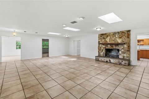 House in Kissimmee, Florida 4 bedrooms, 278.71 sq.m. № 2347101 - photo 12