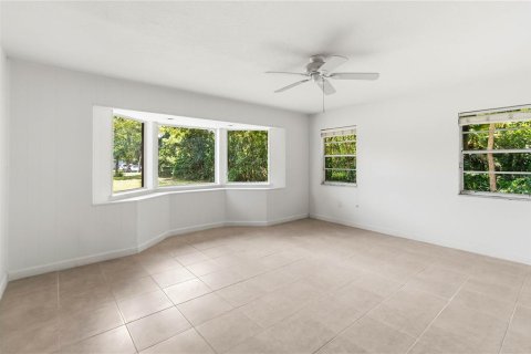 House in Kissimmee, Florida 4 bedrooms, 278.71 sq.m. № 2347101 - photo 22