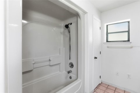 House in Kissimmee, Florida 4 bedrooms, 278.71 sq.m. № 2347101 - photo 28