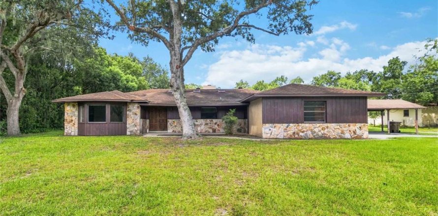 House in Kissimmee, Florida 4 bedrooms, 278.71 sq.m. № 2347101