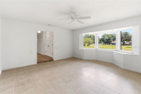 House in Kissimmee, Florida 4 bedrooms, 278.71 sq.m. № 2347101 - photo 23