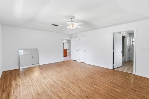 House in Kissimmee, Florida 4 bedrooms, 278.71 sq.m. № 2347101 - photo 21