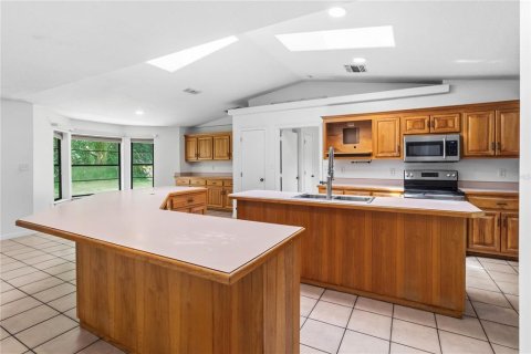 House in Kissimmee, Florida 4 bedrooms, 278.71 sq.m. № 2347101 - photo 17