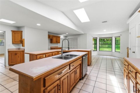 House in Kissimmee, Florida 4 bedrooms, 278.71 sq.m. № 2347101 - photo 16