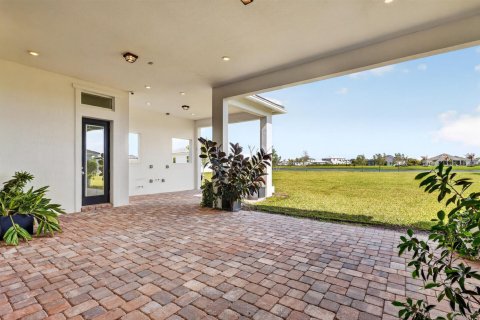 House in Jupiter, Florida 4 bedrooms, 373.47 sq.m. № 2173177 - photo 29