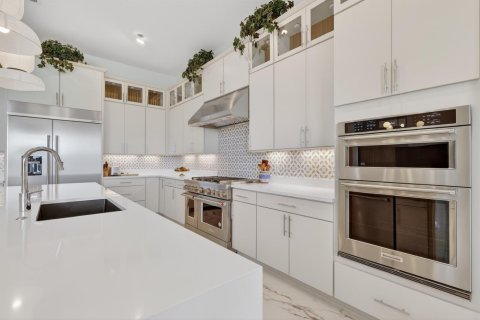 House in Jupiter, Florida 4 bedrooms, 373.47 sq.m. № 2173177 - photo 19