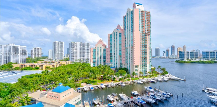 Condo à Aventura, Floride, 3 chambres № 1772621