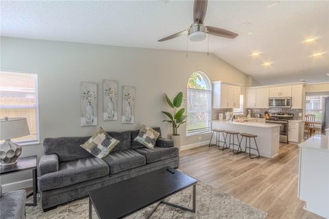 Casa en venta en Kissimmee, Florida, 3 dormitorios, 165.18 m2 № 1906630 - foto 3