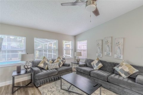 Casa en venta en Kissimmee, Florida, 3 dormitorios, 165.18 m2 № 1906630 - foto 11