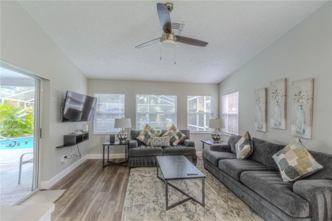 Casa en venta en Kissimmee, Florida, 3 dormitorios, 165.18 m2 № 1906630 - foto 8