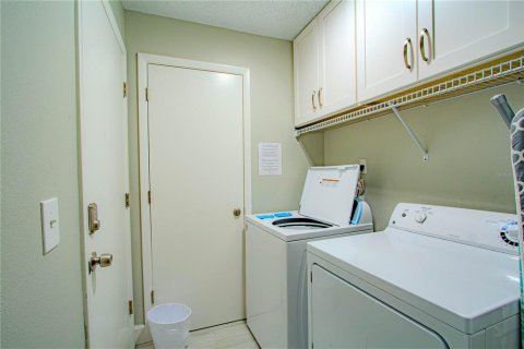 Casa en venta en Kissimmee, Florida, 3 dormitorios, 165.18 m2 № 1906630 - foto 24