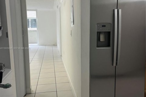 Купить кондоминиум в Хайалиа Гарденс, Флорида 3 спальни, 118.91м2, № 1987711 - фото 2