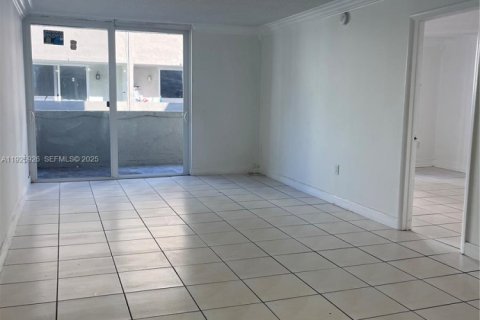 Купить кондоминиум в Хайалиа Гарденс, Флорида 3 спальни, 118.91м2, № 1987711 - фото 5