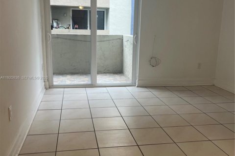 Купить кондоминиум в Хайалиа Гарденс, Флорида 3 спальни, 118.91м2, № 1987711 - фото 10