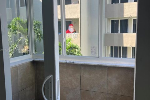 Купить кондоминиум в Хайалиа Гарденс, Флорида 3 спальни, 118.91м2, № 1987711 - фото 13