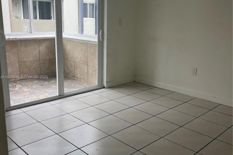 Купить кондоминиум в Хайалиа Гарденс, Флорида 3 спальни, 118.91м2, № 1987711 - фото 18