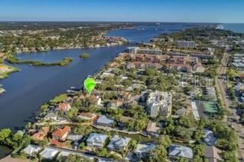 Condo in Sarasota, Florida, 2 bedrooms  № 1876474 - photo 13