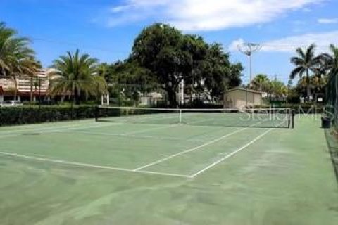 Condo in Sarasota, Florida, 2 bedrooms  № 1876474 - photo 12