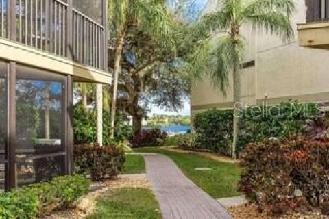 Condo in Sarasota, Florida, 2 bedrooms  № 1876474 - photo 2