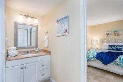 Condo in Sarasota, Florida, 2 bedrooms  № 1876474 - photo 9