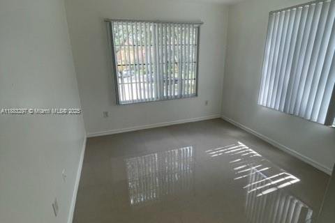 Снять в аренду кондоминиум в Уэст-Палм-Бич, Флорида 2 спальни, 86.03м2, № 1929655 - фото 6