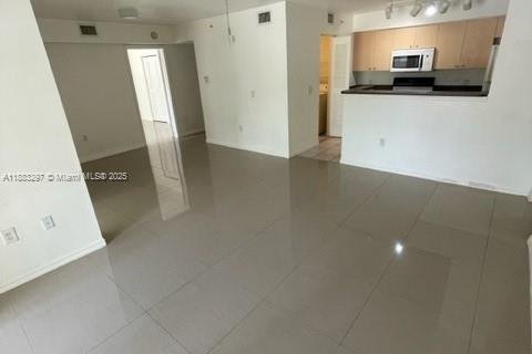 Снять в аренду кондоминиум в Уэст-Палм-Бич, Флорида 2 спальни, 86.03м2, № 1929655 - фото 3