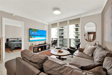 Condo in Miami, Florida, 1 bedroom № 2091286 - photo 12