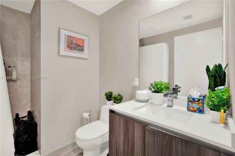 Condo in Miami, Florida, 1 bedroom № 2091286 - photo 27