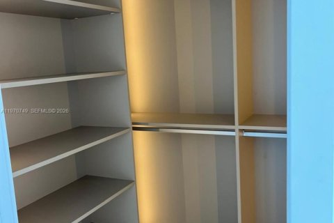 Condo in Hallandale Beach, Florida, 3 bedrooms  № 2053004 - photo 22