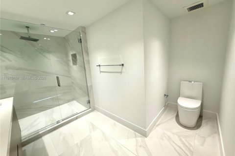 Condo in Hallandale Beach, Florida, 3 bedrooms  № 2053004 - photo 26