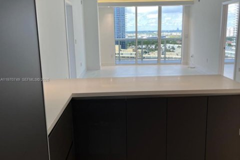 Condo in Hallandale Beach, Florida, 3 bedrooms  № 2053004 - photo 5