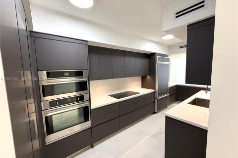 Condo in Hallandale Beach, Florida, 3 bedrooms  № 2053004 - photo 2