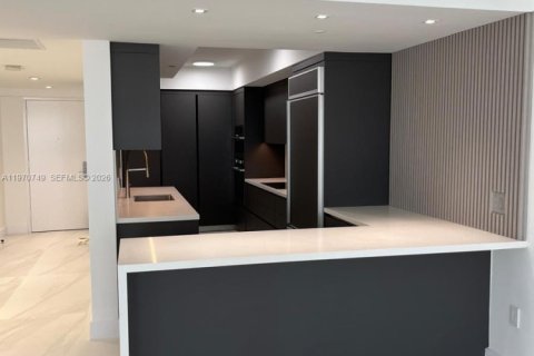 Condo in Hallandale Beach, Florida, 3 bedrooms  № 2053004 - photo 11