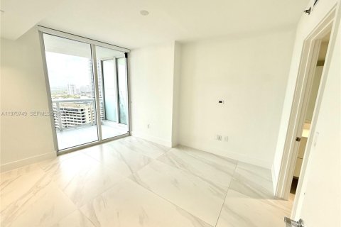 Condo in Hallandale Beach, Florida, 3 bedrooms  № 2053004 - photo 15