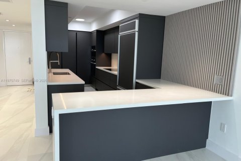 Condo in Hallandale Beach, Florida, 3 bedrooms  № 2053004 - photo 10