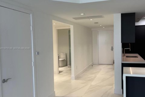 Condo in Hallandale Beach, Florida, 3 bedrooms  № 2053004 - photo 9