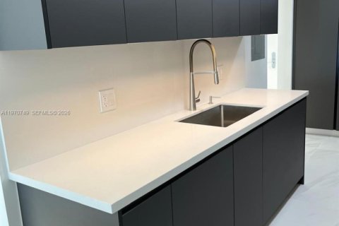 Condo in Hallandale Beach, Florida, 3 bedrooms  № 2053004 - photo 4