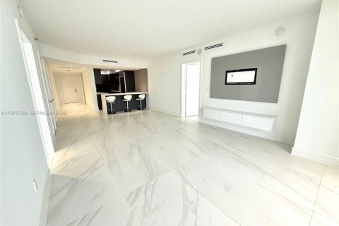 Condo in Hallandale Beach, Florida, 3 bedrooms  № 2053004