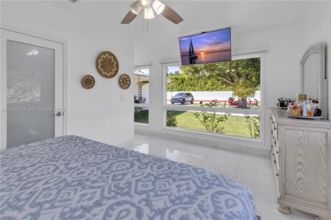 House in Homestead, Florida 4 bedrooms, 282.79 sq.m. № 1986767 - photo 15