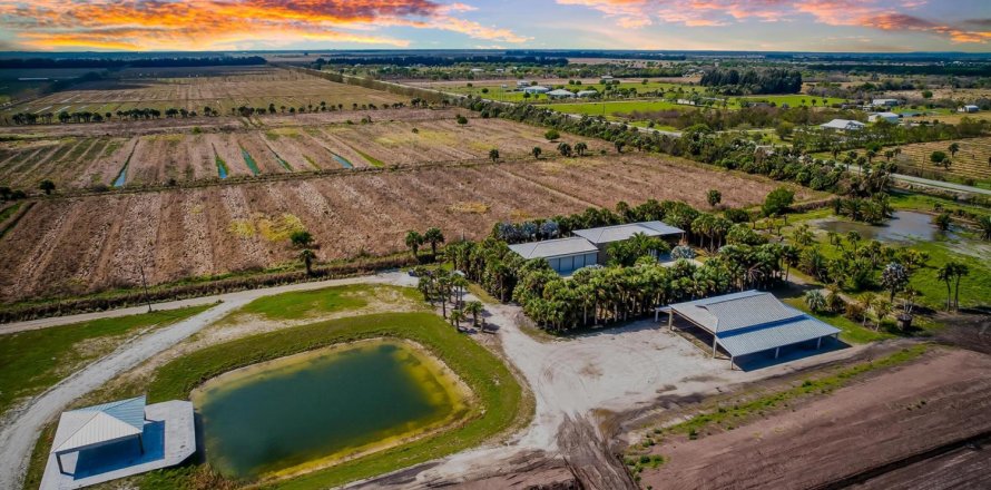 Villa ou maison à St. Lucie, Floride 3 chambres, 325.16 m2 № 2262144