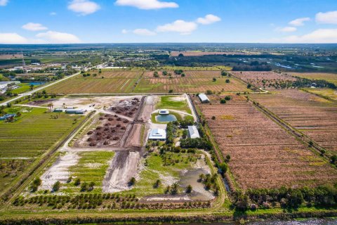 Villa ou maison à vendre à St. Lucie, Floride: 3 chambres, 325.16 m2 № 2262144 - photo 15