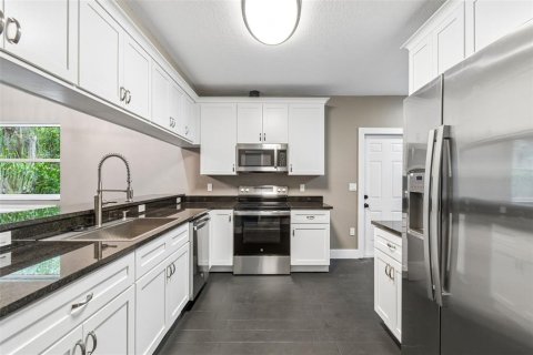 Купить виллу или дом в Клируотер, Флорида 6 комнат, 175.4м2, № 2215729 - фото 25