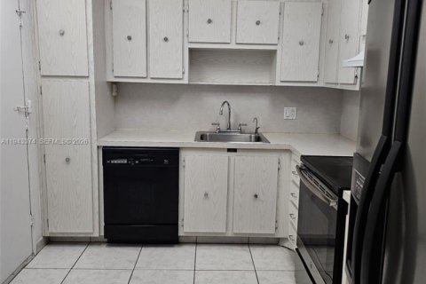 Copropriété à vendre à Hollywood, Floride: 2 chambres, 117.99 m2 № 1999638 - photo 6