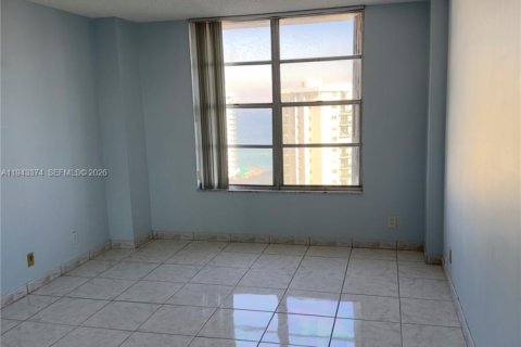 Copropriété à vendre à Hollywood, Floride: 2 chambres, 117.99 m2 № 1999638 - photo 16